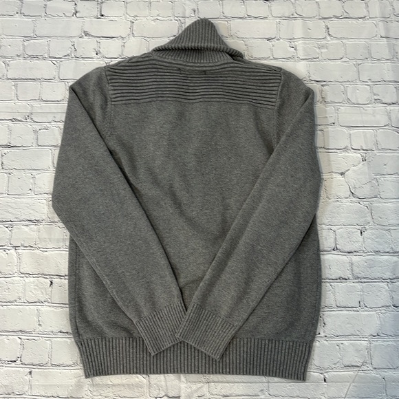 Guess Sweater - Picture 5 of 7